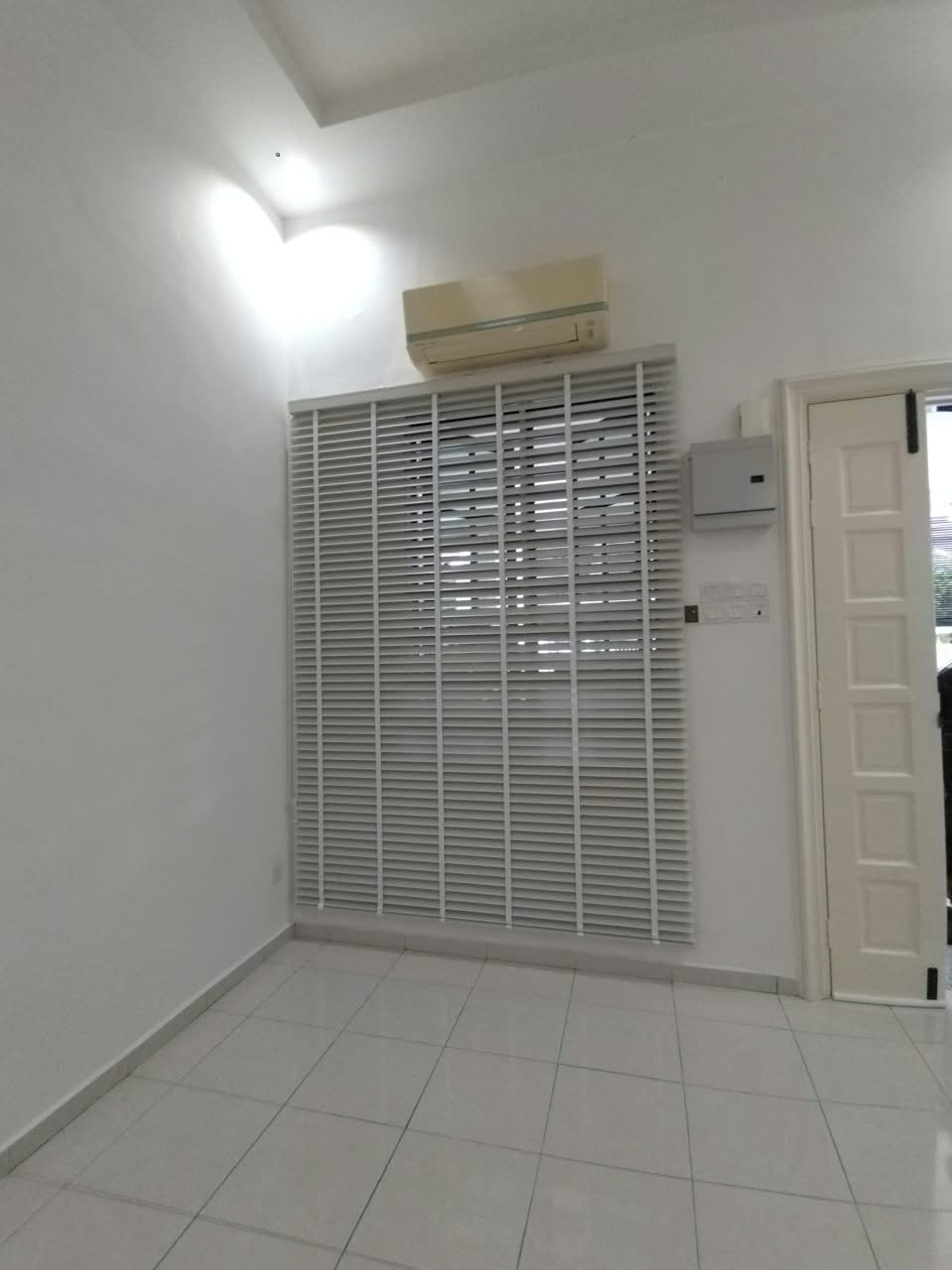 TIMBER PS BLINDS & LANTEX BLIND